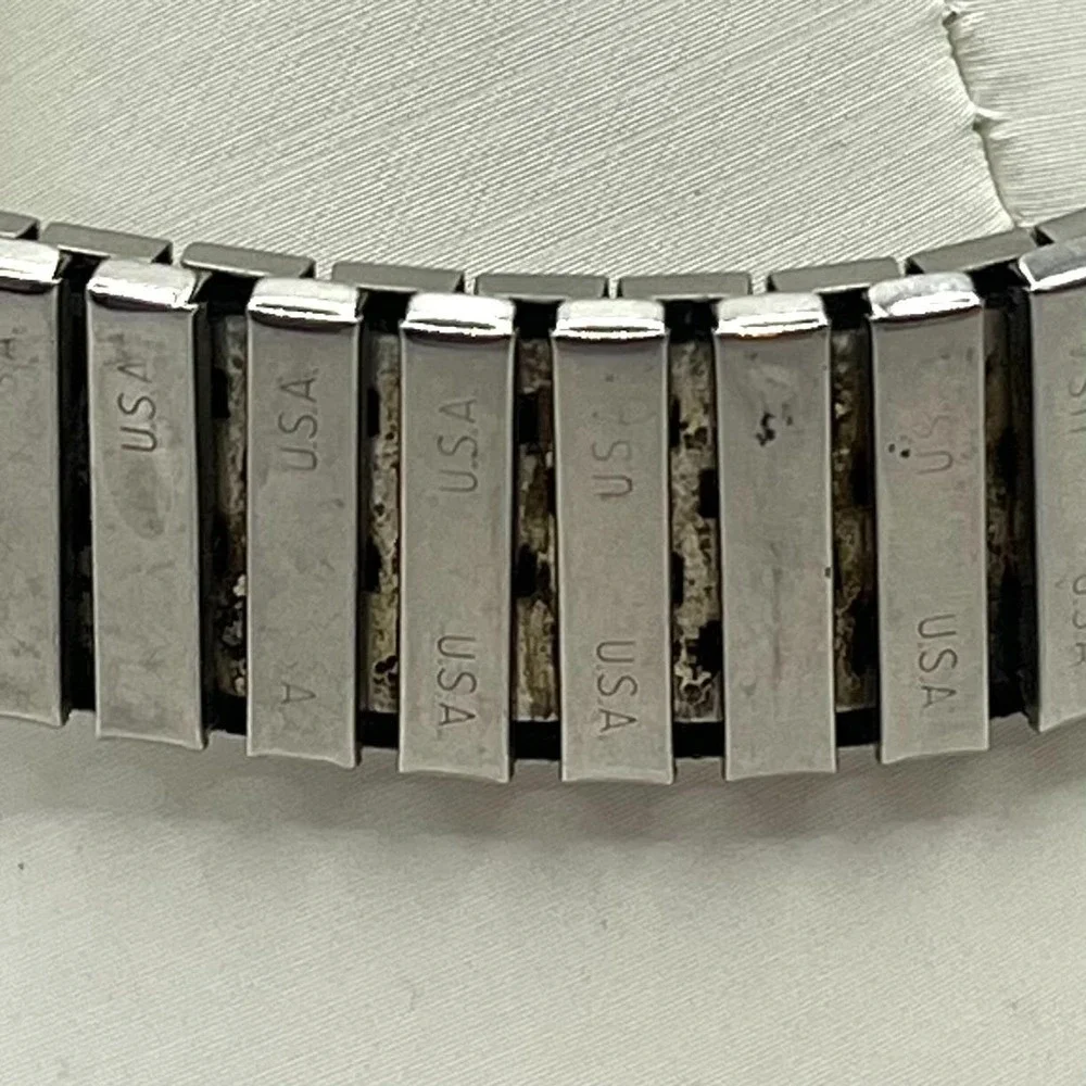 Vintage Waltham Wristwatch‎ Karat Clad Gold Shock Resistant Men's 17 Jewels